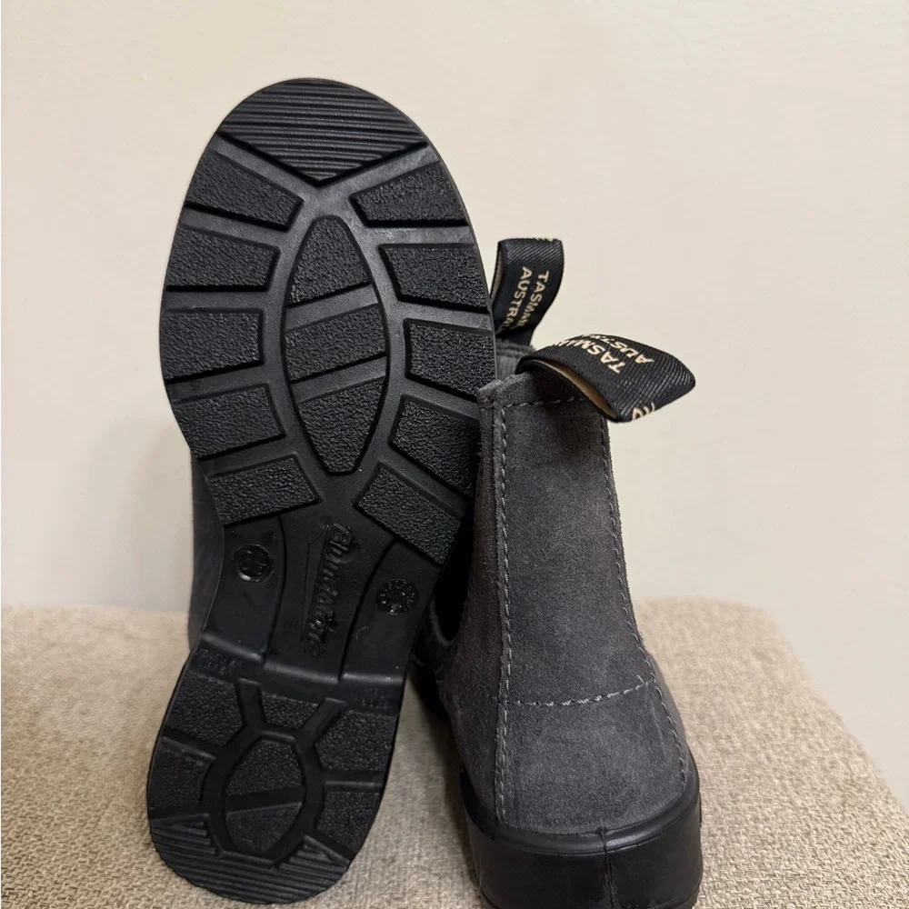 Blundstone Chelsea Boots In Grey Wax Leather - Picture 10 of 15